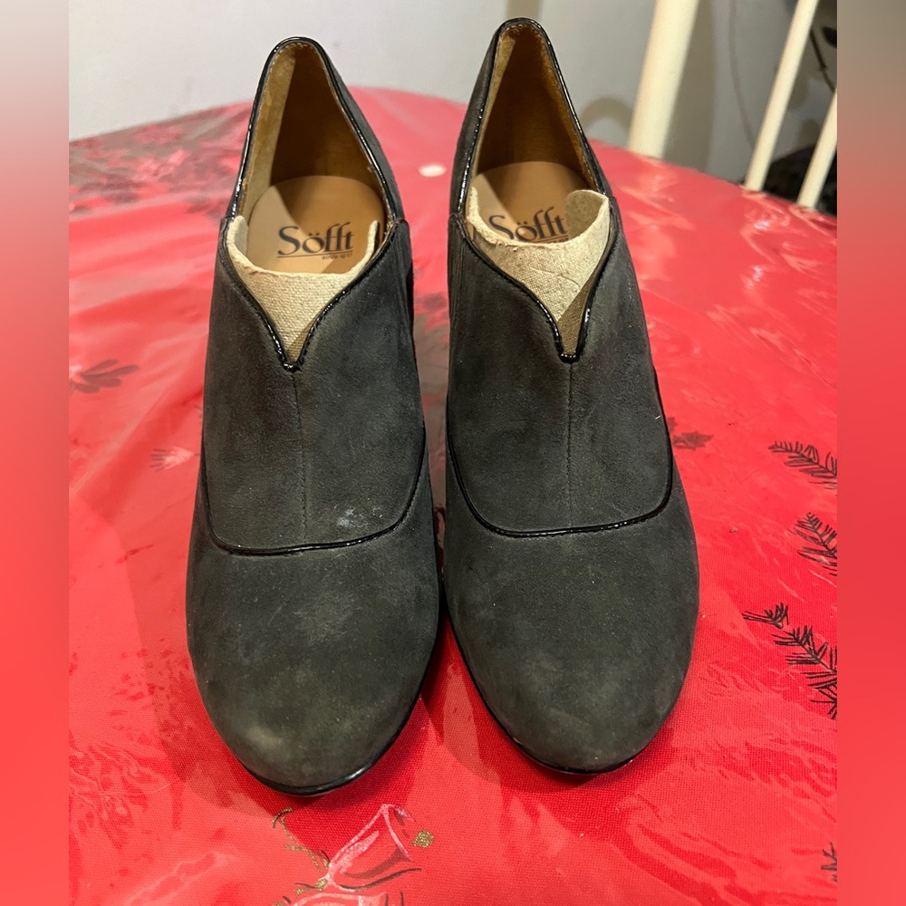 Sofft Suede Charcoal Gray Booties Women’s Size 8.5